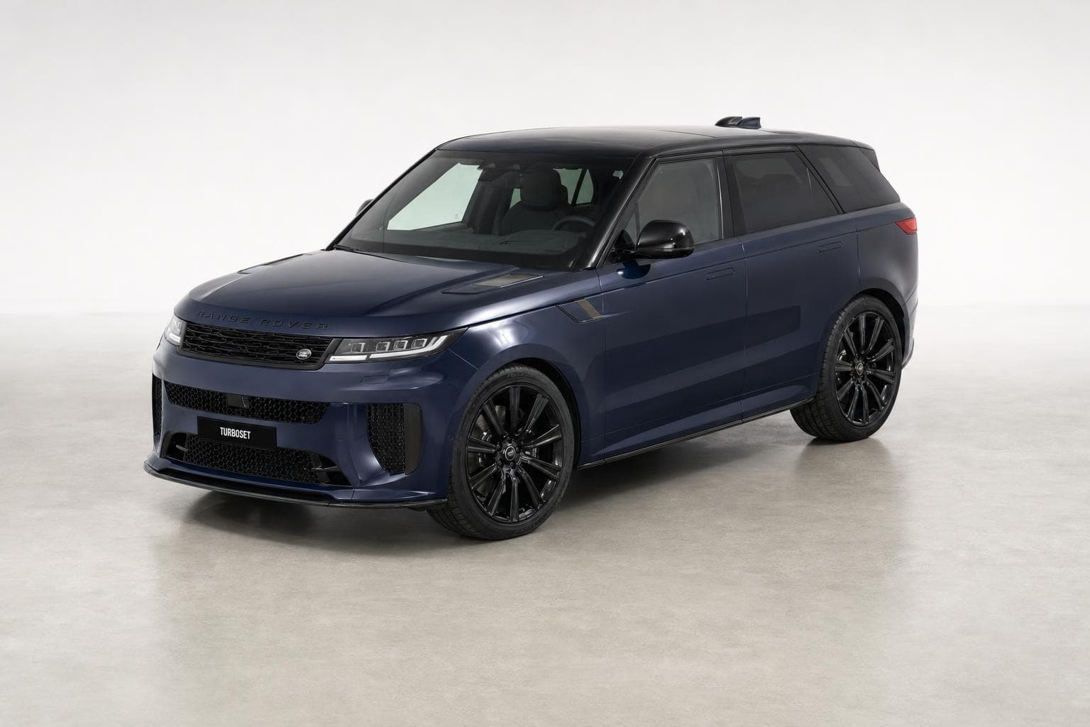 Land Rover Range Rover Sport SV studio render