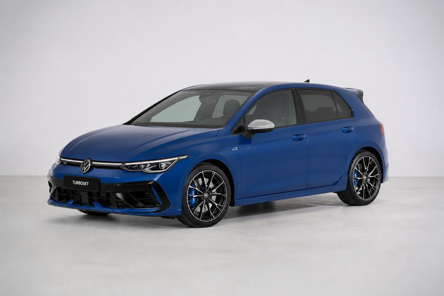 Volkswagen Golf R studio render